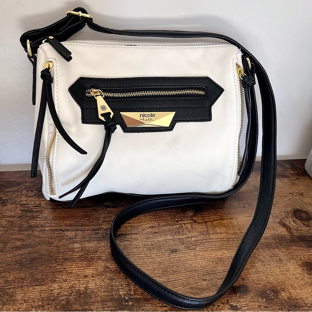 Nicole Miller Multi Zipper Pocket Purse Black and White Crossbody Capsule